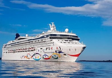 Crucero Norwegian Star arriba al puerto de Corinto