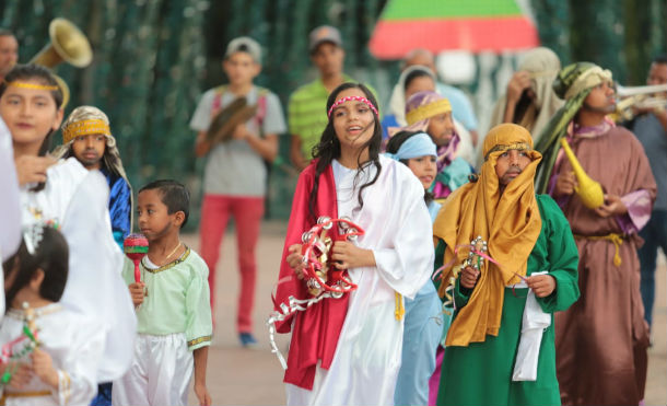 La magia de la Navidad tradicional se vive en el centro histórico de Managua