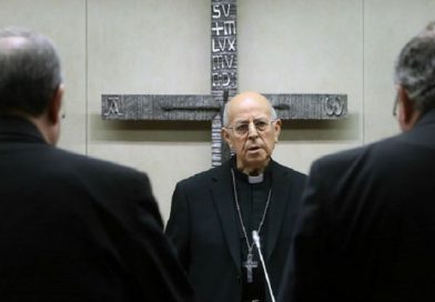 El Vaticano “urge” a las conferencias episcopales a reunirse con víctimas de abusos