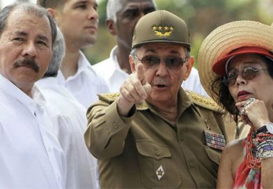 Comandante Daniel y Compañera Rosario saludan el 60 aniversario de la Revolución Cubana