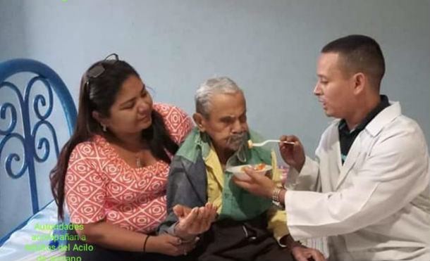 Autoridades de Chinandega acompañan a adultos de Asilo de Ancianos