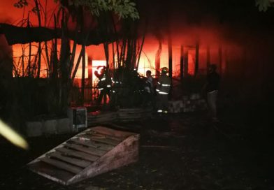 Autoridades locales atendieron incendio que destruyó Asilo de ancianos en Chinandega