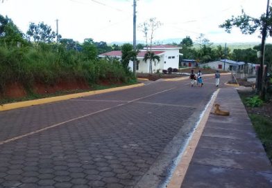 Nueva Guinea: Alcaldía inaugura calles adoquinas para la libre movilización de las familias