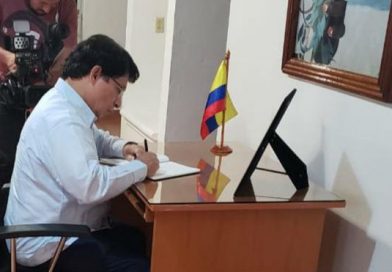 Canciller de Nicaragua firma libro de condolencias por fallecimiento del expresidente de Colombia Belisario Betancur