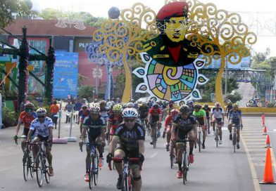 Federación Nicaragüense de Ciclismo (FNC) lleva a cabo competencia ciclísitica en la Avenida de Bolívar a Chávez