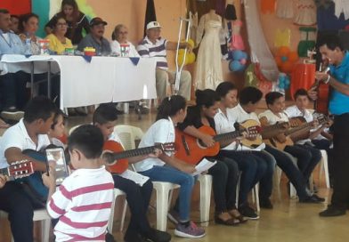 Niños y adolescentes celebran primera promoción de Escuela de Cultura