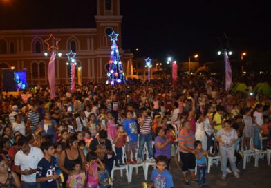 Feligreses celebran con fervor novenario a la Virgen María en Granada