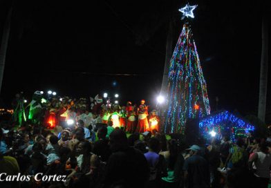 La Navidad se inauguró oficialmente en el Puerto Salvador Allende