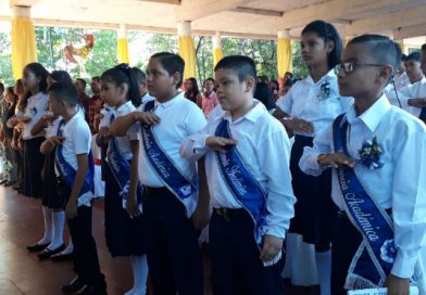 Chontales: Familias de Juigalpa celebran promoción de VI grado del Centro Escolar Pablo Hurtado