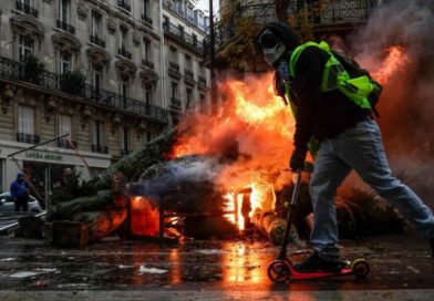 Protestas en Francia: hay más de 400 detenidos y confirmaron una muerte por un accidente vinculado a los "chalecos amarillos"
