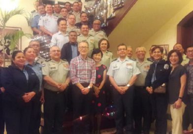 Miembros del Ejército y la Policía en reunión de fin de año con el Embajador de China (Taiwán)
