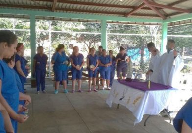 Presas participan en Misa