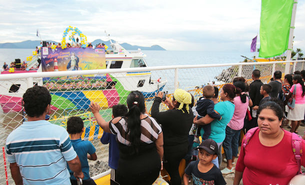 Así se vivió la tradicional Purísima Acuática del Puerto Salvador Allende