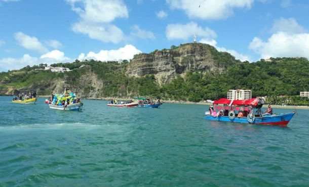 San Juan del Sur vive pintoresco carnaval acuático navideño