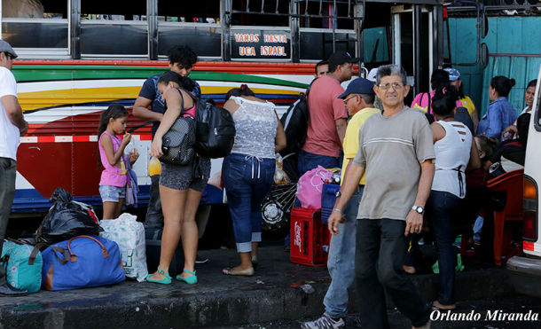 Nicaragüenses rumbo al sur del país para disfrutar de sus vacaciones