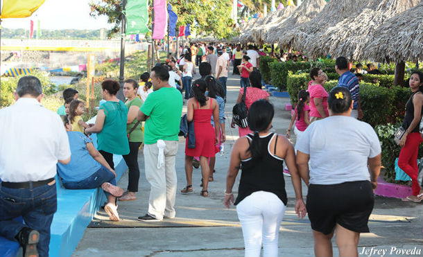 Centenares de familias visitaron este domingo el Puerto Salvador Allende