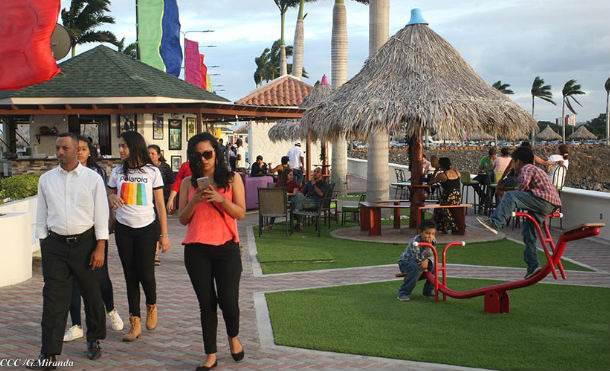 Centenares de familias visitaron este domingo el Puerto Salvador Allende