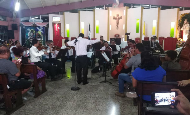 Managua: feligreses disfrutan concierto navideño en Parroquia La Merced 