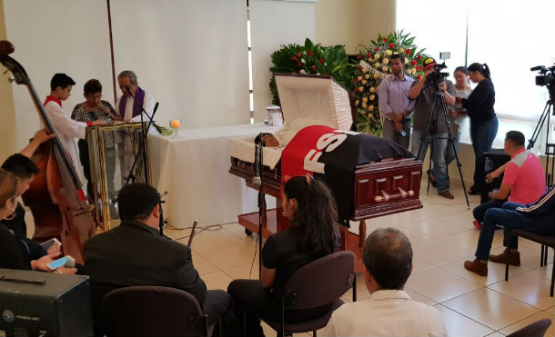 Realizan misa de cuerpo presente del periodista Abel Calero Reyes en Sierras de Paz