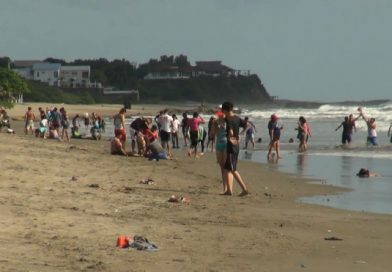 Familias nicaragüenses disfrutaron de las refrescantes aguas de Pochomil