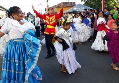 Familias nicaragüenses reciben el 2019 con carnavales, celebrando la alegría de vivir en paz