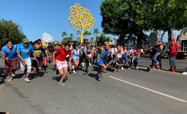 Jóvenes participan de maratón en Homenaje al 60 Aniversario de la Revolución Cubana