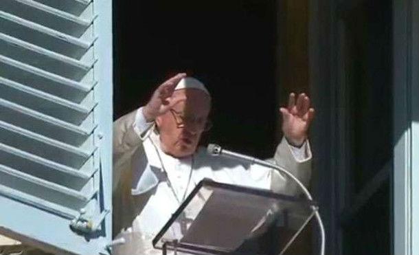 El Papa invoca la bendición de Dios sobre toda la humanidad