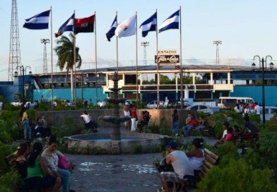 Gobierno sandinista inaugura primera etapa de la Plaza de la Paz en Granada