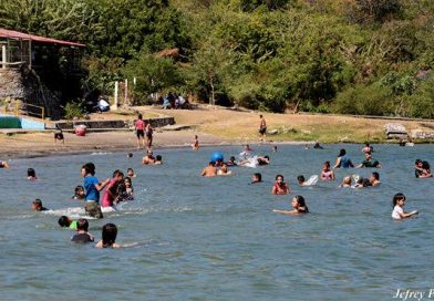Un buen chapuzón en Xiloá para despedir las vacaciones
