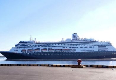 Crucero Volendam llega a Puerto Corinto