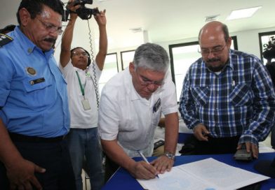 Partidos y alianzas participantes en comicios regionales firman fianza ante CSE