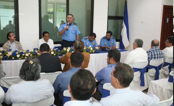 Partidos y alianzas participantes en comicios regionales firman fianza ante CSE