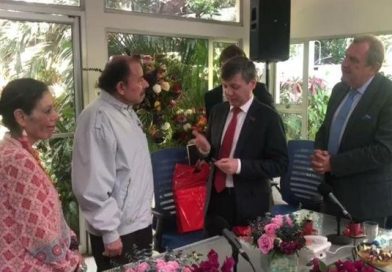 Comandante Daniel y compañera Rosario sostienen encuentro con alto funcionario de la Duma de Estado y Vicepresidente del Comité Central del Partido Comunista de la Federación de Rusia