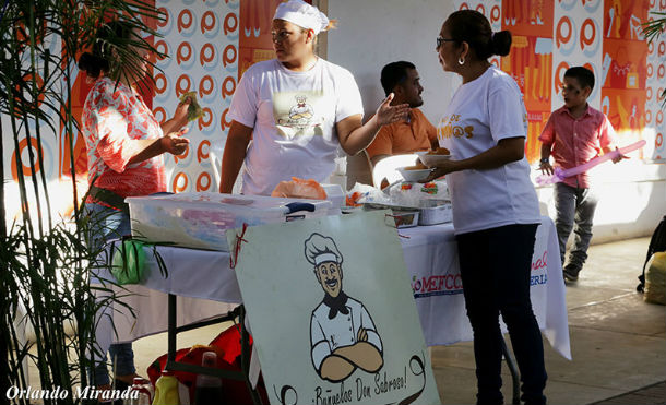 Economía creativa y emprendedora en Feria de los Santos Reyes Magos en Multicentro Las Brisas