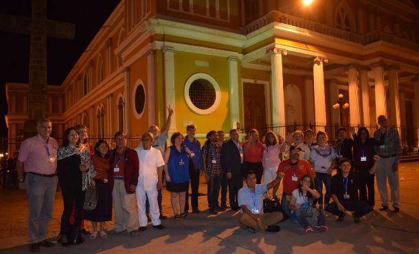 Participantes del IV Foro de Amor, Paz y Solidaridad visitan Granada