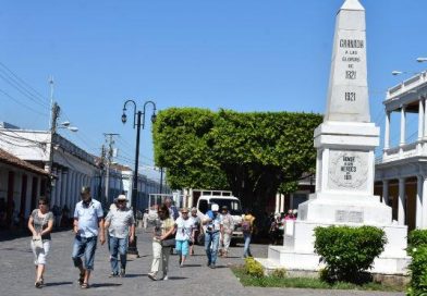 Turistas llegan a Granada para conocer más sobre su historia