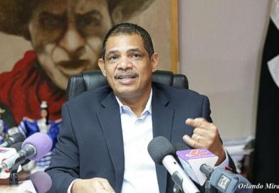 Ministro de Hacienda y Crédito Público ahonda sobre reformas tributarias