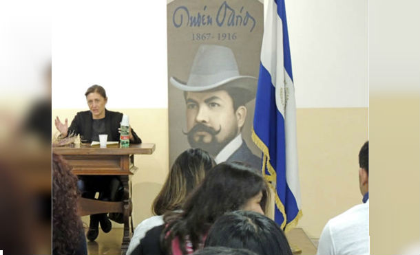 Rinden homenaje al poeta Rubén Darío desde Roma