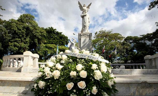 Nicaragua le rinde honor y gloria al inmortal Rubén Darío
