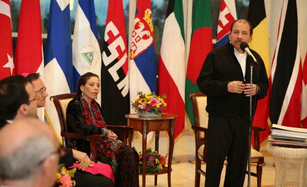 Presidente Daniel Ortega y vicepresidenta Rosario Murillo en presentación de cartas credenciales de 19 embajadores