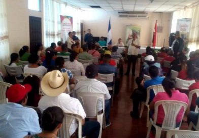 Chontales: Entregan créditos a pequeños productores de la quinta región