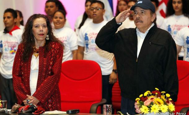 Comandante Daniel y compañera Rosario presiden homenaje a Sandino