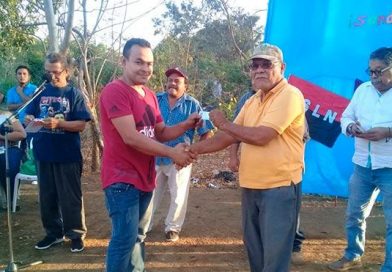Masaya: Realizan entregan militancia a familias sandinista de Nindirí