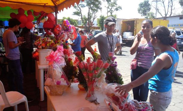 Mercado Ernesto Fernández activo con ferias de descuentos en el día del amor y la amistad
