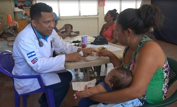 Familias de Villa El Carmen reciben con mucho entusiasmo la feria de la salud