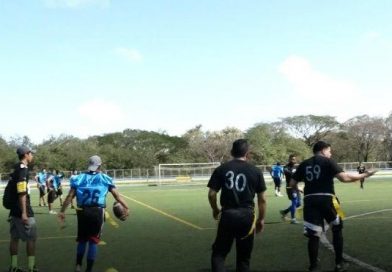 Jóvenes emprenden en el fútbol americano en saludo al 41 aniversario de la gesta de Los Sabogales