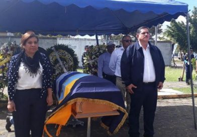 Honras fúnebres del policía Jorge Isaac Cruz Centeno
