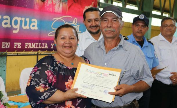 Zelaya Central: IPSA entrega certificados a productores de fincas libres de brucelosis y tuberculosis