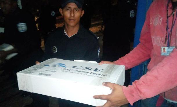 El material electoral fue resguardado por miembros de la Policía Nacional y el Ejército de Nicaragua