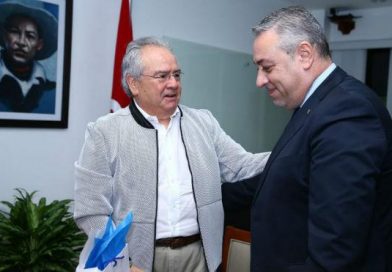 Director de Agencia de Cooperación Internacional de Palestina es recibido por el presidente de Asamblea Nacional